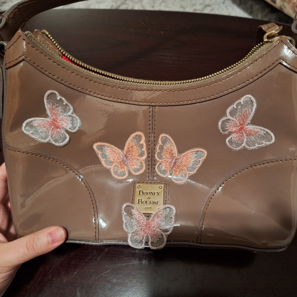 🔵 Dooney & Bourke Butterfly Bag